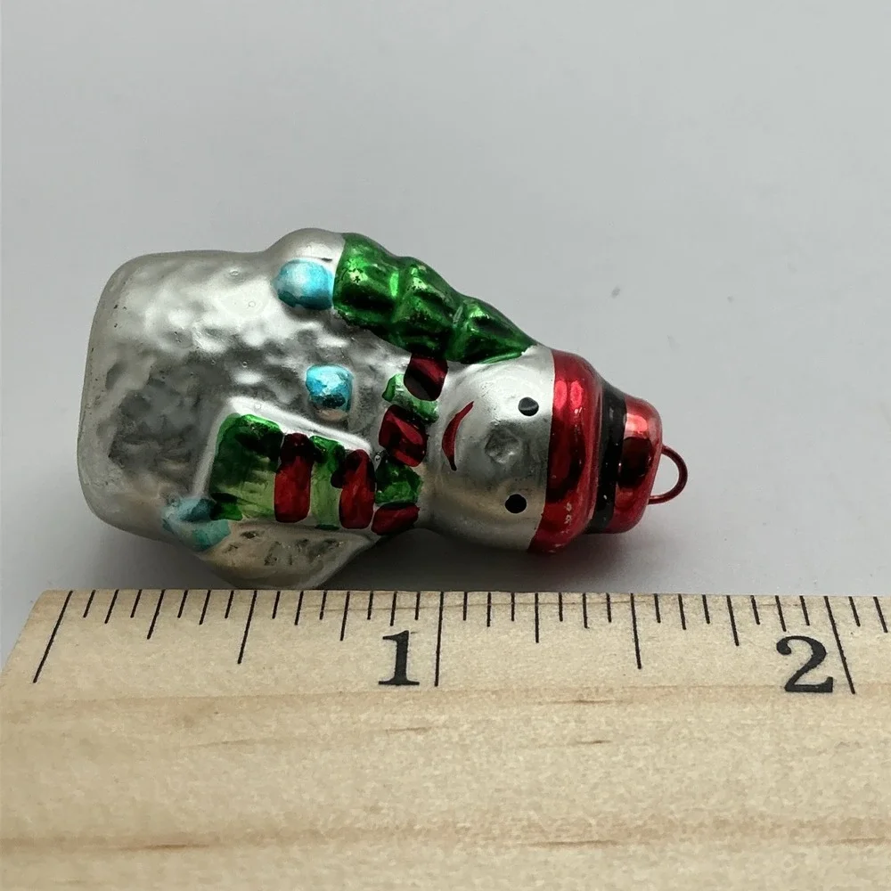 Small Lot of‎ 8 Vintage Christmas Santas and Ornaments